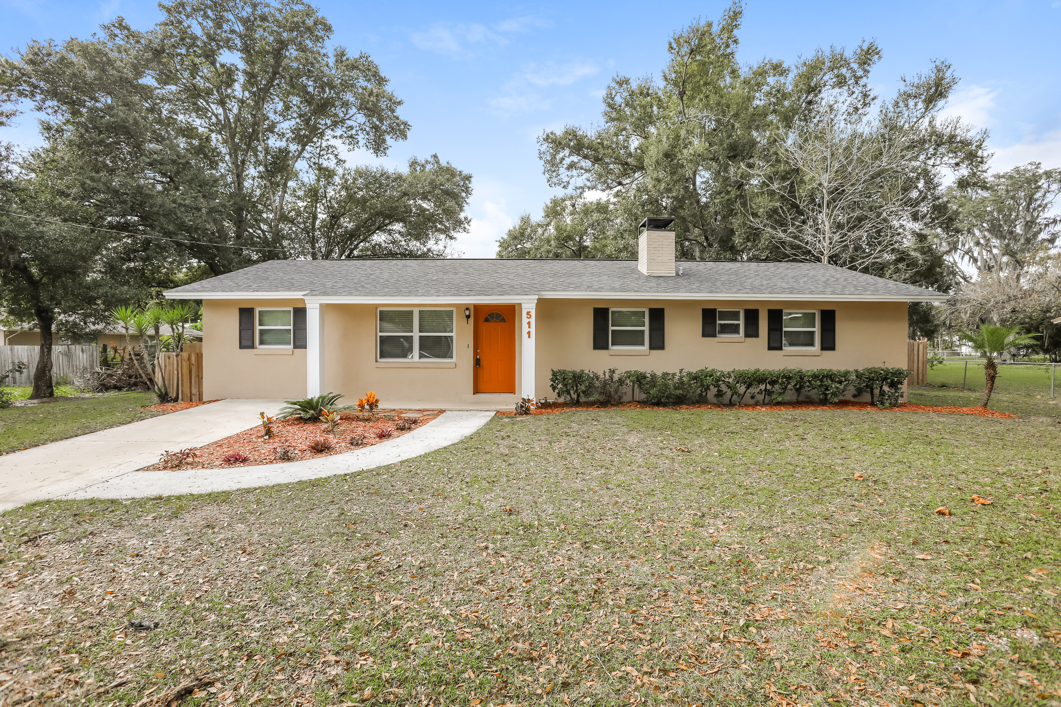 511 S Simpson St Mount Dora, FL 32757